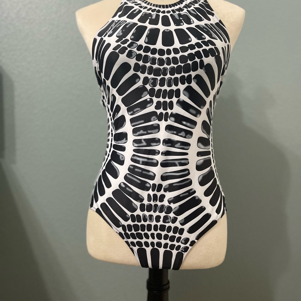 Black and White Patterned Women's Swimsuit